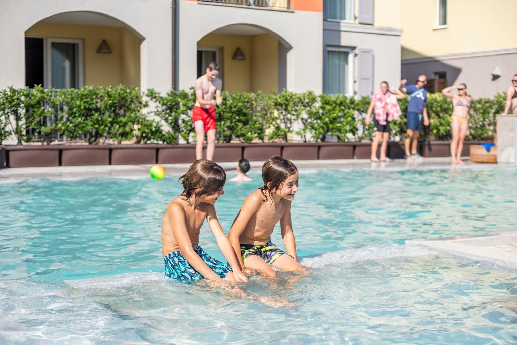 Residence Maroadi Torbole Sul Garda Екстер'єр фото