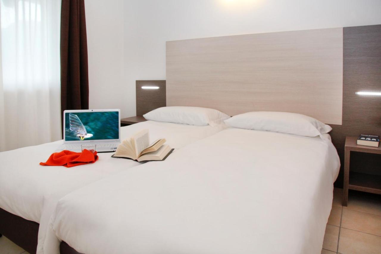 Residence Maroadi Torbole Sul Garda Номер фото